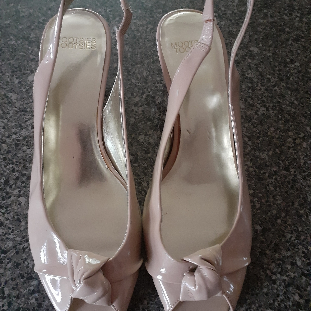 Shoes - Picture 7 of 8